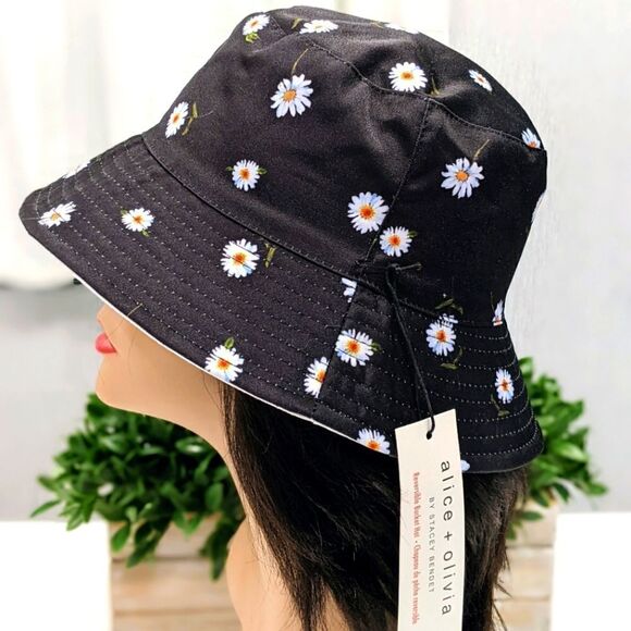 NWT - Alice + Olivia's Ao X Fabfitfun Reversible Bucket Hat In Daisy Print - Picture 2 of 16